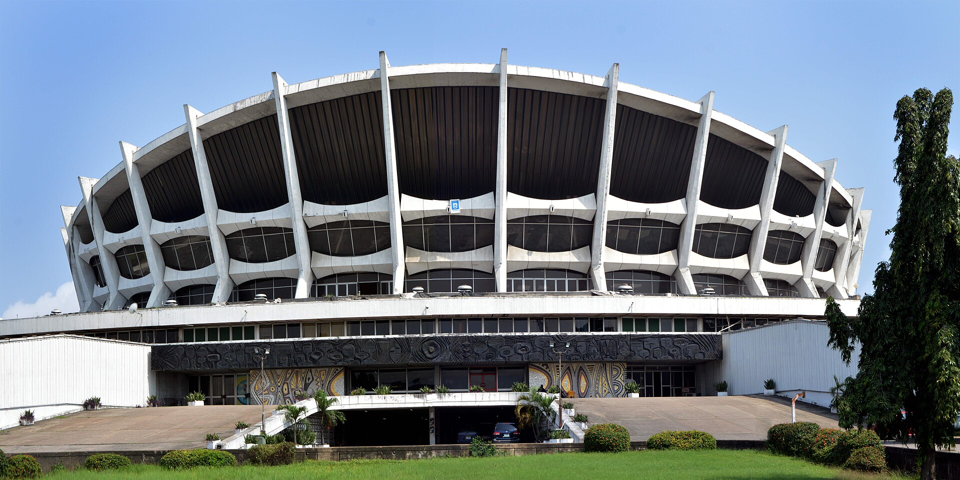 1920px-National_Theater_in_Lagos_State-Nigeria